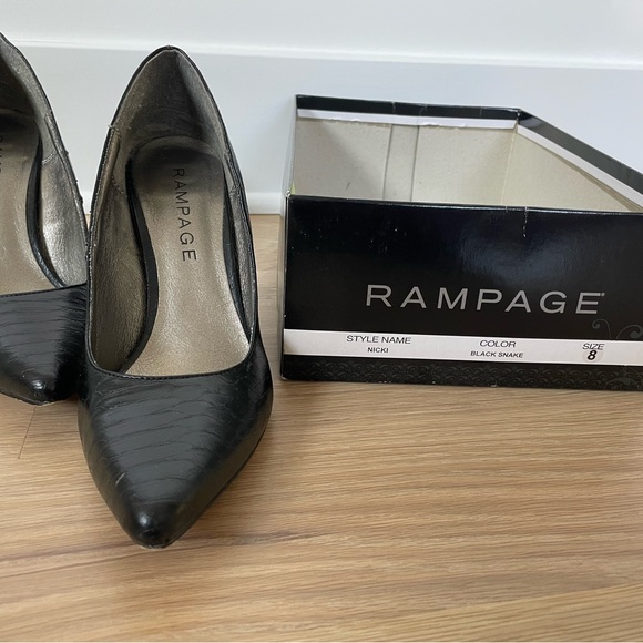 Rampage Black Stiletto Embossed Snakeskin Pumps -size 8 - Picture 8 of 8